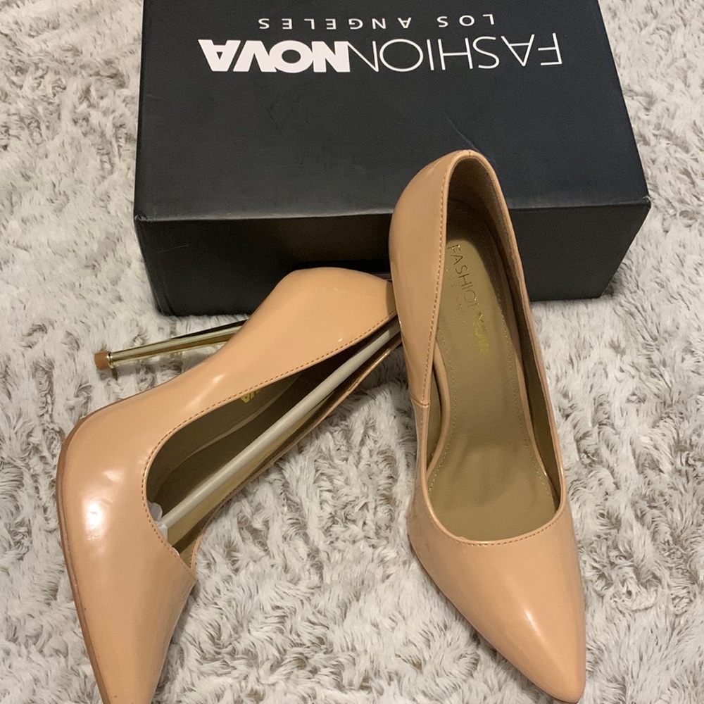 Woman Pumps